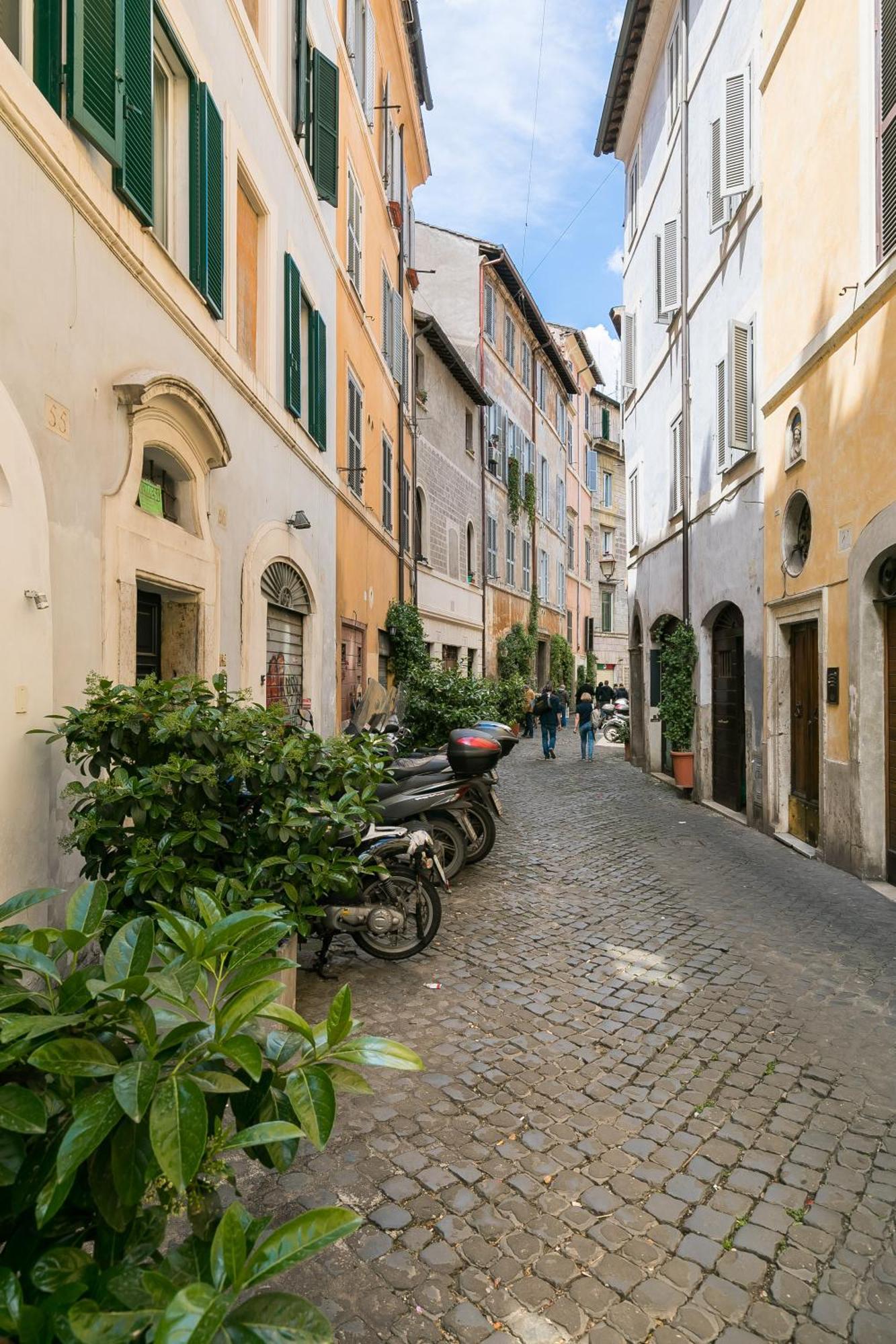 R.C. Cappellari Charming Campo De Fiori Apartment Рим Екстериор снимка